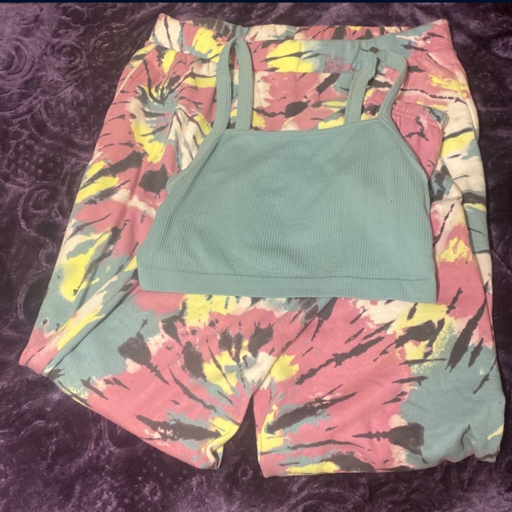 Matching sweatpants/ tank top set